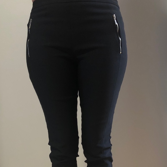 Jules & Leopold Black Capri Pants w/side zippers - Picture 5 of 7